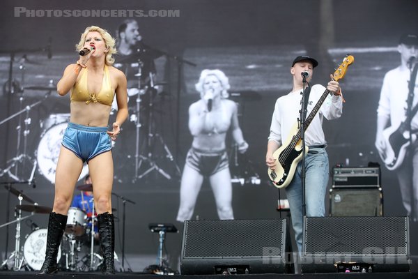 AMYL AND THE SNIFFERS - 2023-08-27 - SAINT CLOUD - Domaine National - Grande Scene - Amy Taylor - Bryce Wilson - Fergus Romer